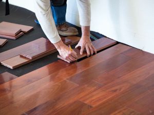 installing-hardwood-floor-170040982-582b748c5f9b58d5b17d0c58